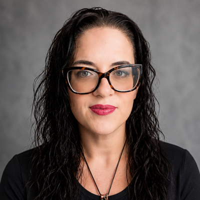 Lyndsay Popps portrait